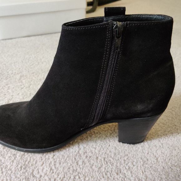 Black suede low heel booties, new, size 10 - Picture 2 of 2